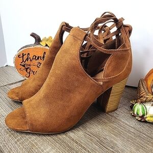 BROWN SIZE 8 OPEN TOE BOOTIES FALL 🍂🍁SHOES‎ HEEL SUEDE BOOTS